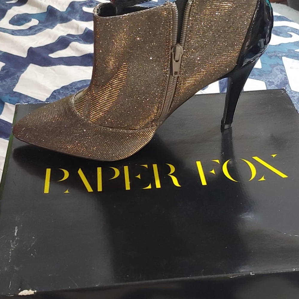 Shoes - Picture 2 of 3